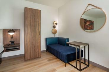 photo 1 photo 1
