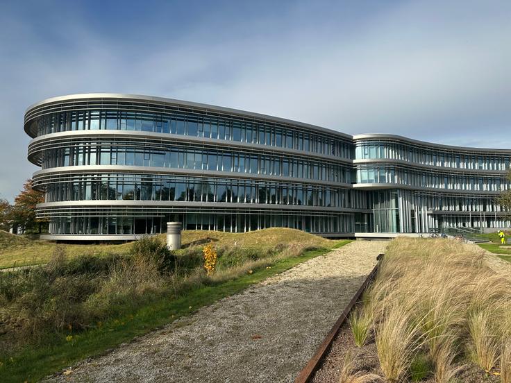 EMLV Business School