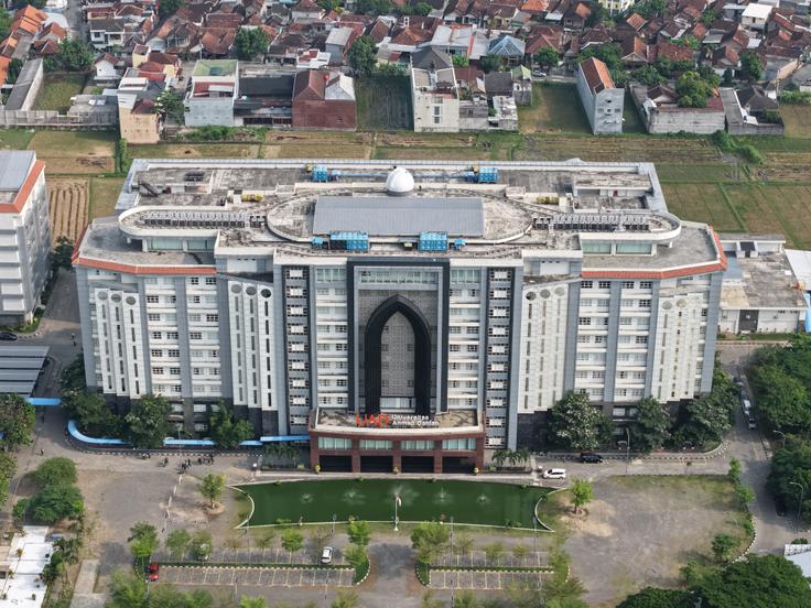 Universitas Budi Luhur