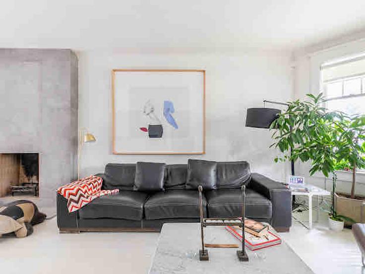 Elegante sala de estar con mobiliario moderno en un apartamento en Building Carey Road - 2574902-ontario-inc - 1513109 en Old Toronto, Toronto Elegante sala de estar con mobiliario moderno en un apartamento en Building Carey Road - 2574902-ontario-inc - 1513109 en Old Toronto, Toronto