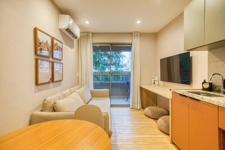 Salle de séjour élégante avec mobilier moderne dans un appartement à Building Rua dos Chanés - 360-suites - 1544866 à Indianópolis, São Paulo Salle de séjour élégante avec mobilier moderne dans un appartement à Building Rua dos Chanés - 360-suites - 1544866 à Indianópolis, São Paulo