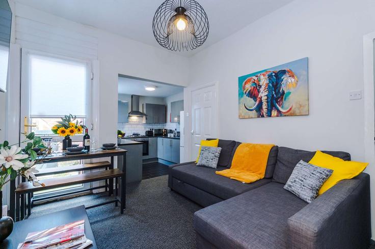 Building Rockhouse Street - 53-degrees-property - 1365758 adresindeki bir dairede modern mobilyalarla zarif bir şekilde tasarlanmış oturma odası Liverpool, Liverpool Building Rockhouse Street - 53-degrees-property - 1365758 adresindeki bir dairede modern mobilyalarla zarif bir şekilde tasarlanmış oturma odası Liverpool, Liverpool