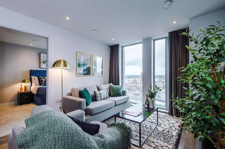 City of Salford, Salford에 위치한 Building Greengate - 53-degrees-property - 1365748 아파트의 세련된 인테리어가 돋보이는 거실 City of Salford, Salford에 위치한 Building Greengate - 53-degrees-property - 1365748 아파트의 세련된 인테리어가 돋보이는 거실