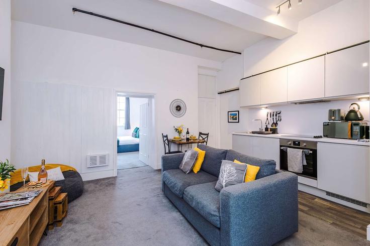 Salle de séjour élégante avec mobilier moderne dans un appartement à Building Godstall Lane - 53-degrees-property - 1633977 à Chester, Chester Salle de séjour élégante avec mobilier moderne dans un appartement à Building Godstall Lane - 53-degrees-property - 1633977 à Chester, Chester