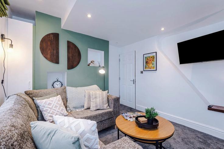 Building Moor Lane - 53-degrees-property - 1568503 adresindeki bir dairede modern mobilyalarla zarif bir şekilde tasarlanmış oturma odası Bolton District, Bolton Building Moor Lane - 53-degrees-property - 1568503 adresindeki bir dairede modern mobilyalarla zarif bir şekilde tasarlanmış oturma odası Bolton District, Bolton