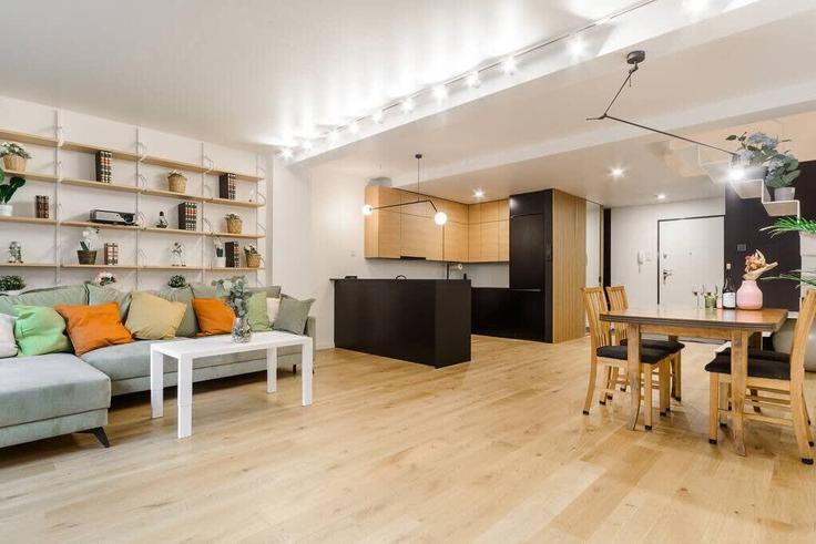 Łódź, Łódź에 위치한 Building Orzechowa - 7252289759 - 1465734 유닛의 세련된 인테리어가 돋보이는 거실 Łódź, Łódź에 위치한 Building Orzechowa - 7252289759 - 1465734 유닛의 세련된 인테리어가 돋보이는 거실