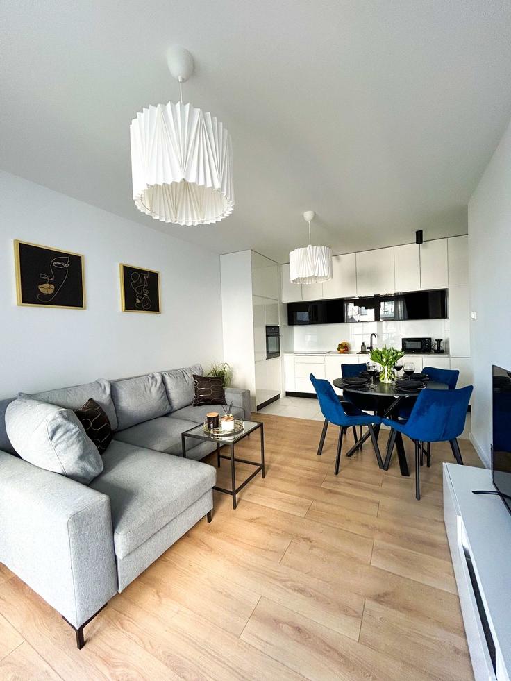 Łódź, Łódź에 위치한 Building Drewnowska - 7252289759 - 1397122 유닛의 세련된 인테리어가 돋보이는 거실 Łódź, Łódź에 위치한 Building Drewnowska - 7252289759 - 1397122 유닛의 세련된 인테리어가 돋보이는 거실