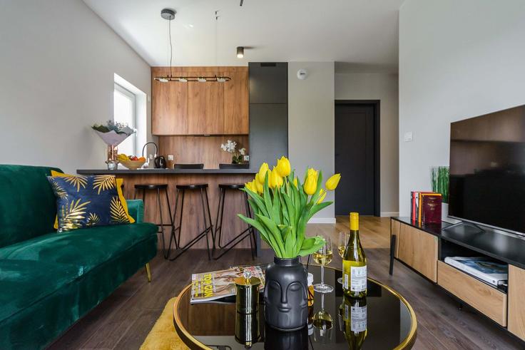 Elegant gestaltetes Wohnzimmer mit moderner Einrichtung in einer Wohnung im Building Generała Walerego Wróblewskiego - 7252289759 - 1397113 in Łódź, Łódź Elegant gestaltetes Wohnzimmer mit moderner Einrichtung in einer Wohnung im Building Generała Walerego Wróblewskiego - 7252289759 - 1397113 in Łódź, Łódź