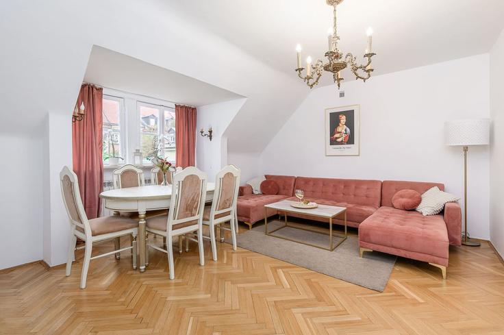 Elegante sala de estar con mobiliario moderno en un apartamento en Building Rycerska - 7252289759 - 1465736 en Warsaw, Warsaw Elegante sala de estar con mobiliario moderno en un apartamento en Building Rycerska - 7252289759 - 1465736 en Warsaw, Warsaw