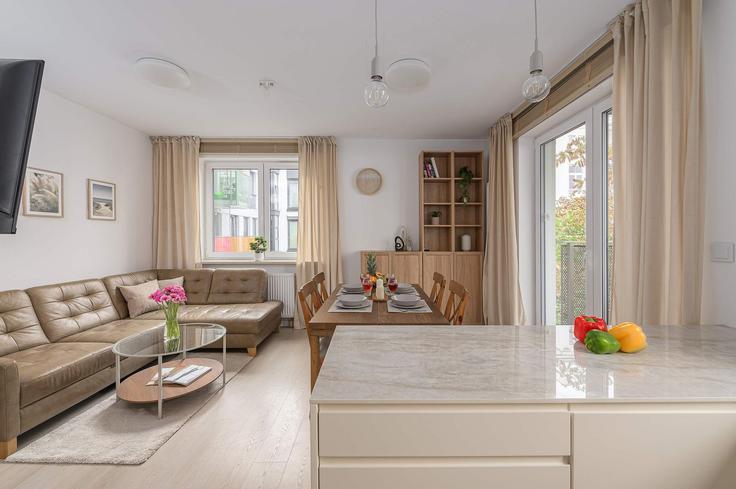 Salle de séjour élégante avec mobilier moderne dans un appartement à Building Środkowa - 7252289759 - 1643733 à Warsaw, Warsaw Salle de séjour élégante avec mobilier moderne dans un appartement à Building Środkowa - 7252289759 - 1643733 à Warsaw, Warsaw