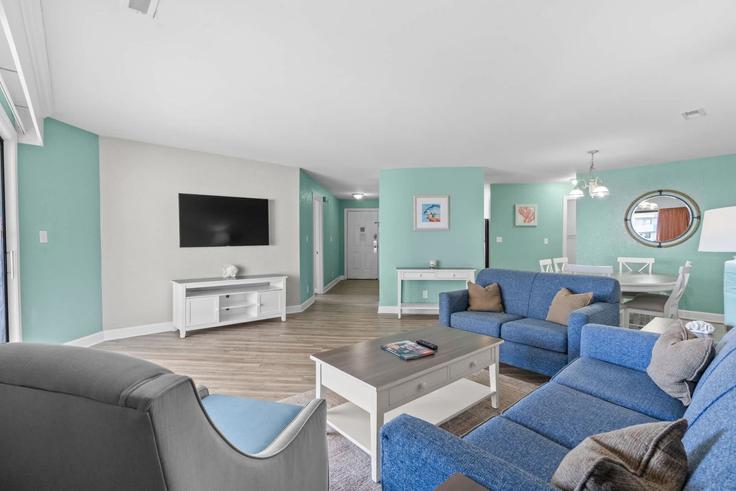 Myrtle Beach, Myrtle Beach에 위치한 Building North Ocean Boulevard - 822b - 1308929 - USA 아파트의 세련된 인테리어가 돋보이는 거실 Myrtle Beach, Myrtle Beach에 위치한 Building North Ocean Boulevard - 822b - 1308929 - USA 아파트의 세련된 인테리어가 돋보이는 거실