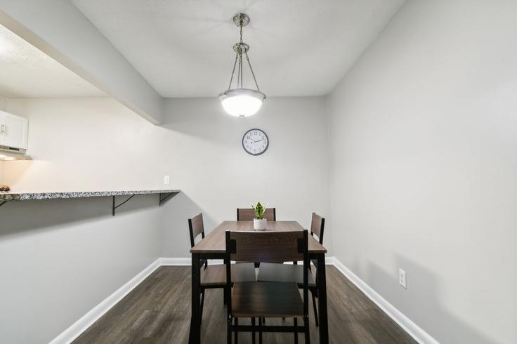 2 apartamento de un dormitorio amueblado en Emerald Sky Drive 1258265P , Vinings, Vinings, foto 10