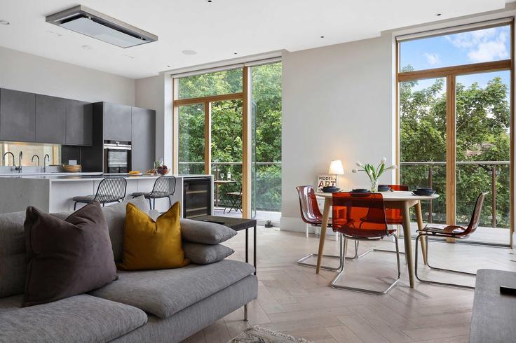 Salle de séjour élégante avec mobilier moderne dans un appartement à Building Finchley Road - about-the-stay - 1519909 à London Borough of Barnet, London