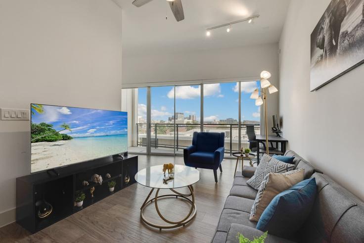 Building Peters Street - accalio-residential - 1694802 adresindeki bir dairede modern mobilyalarla zarif bir şekilde tasarlanmış oturma odası Dallas, Dallas Building Peters Street - accalio-residential - 1694802 adresindeki bir dairede modern mobilyalarla zarif bir şekilde tasarlanmış oturma odası Dallas, Dallas