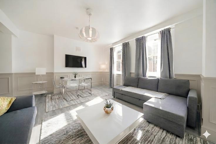 Elegante sala de estar con mobiliario moderno en un apartamento en Building Oxford Street - advan-poperties - 1516340 en City of Westminster, London