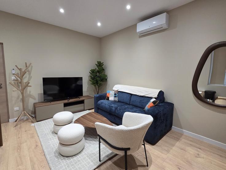 Building Avenue Clemenceau - agence-fleurine - 1499905 adresindeki bir dairede modern mobilyalarla zarif bir şekilde tasarlanmış oturma odası Mulhouse, Mulhouse Building Avenue Clemenceau - agence-fleurine - 1499905 adresindeki bir dairede modern mobilyalarla zarif bir şekilde tasarlanmış oturma odası Mulhouse, Mulhouse