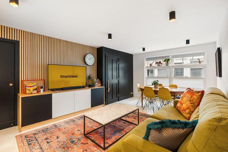 Building Wilbury Grove - agf-property-ltd - 1695259 adresindeki bir dairede modern mobilyalarla zarif bir şekilde tasarlanmış oturma odası Hove, Hove