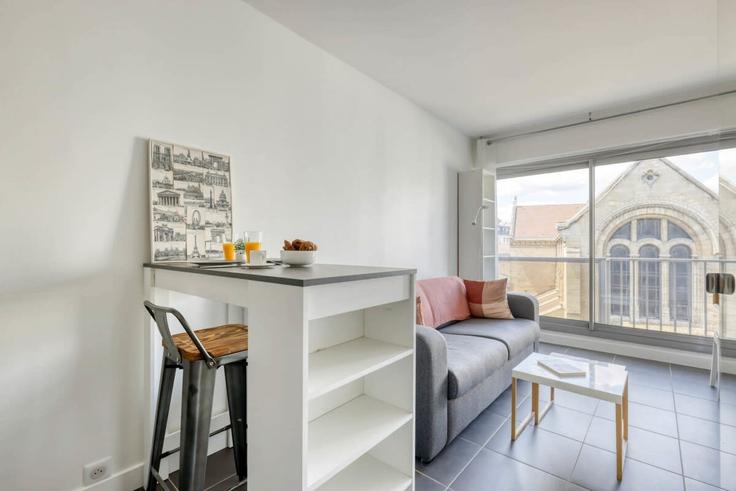 16th arrondissement, Paris 소재 Building Rue de la Pompe - airbnyou - 1031659 유닛에 마련된, 현대적인 가구로 꾸며진 우아한 디자인의 거실 16th arrondissement, Paris 소재 Building Rue de la Pompe - airbnyou - 1031659 유닛에 마련된, 현대적인 가구로 꾸며진 우아한 디자인의 거실