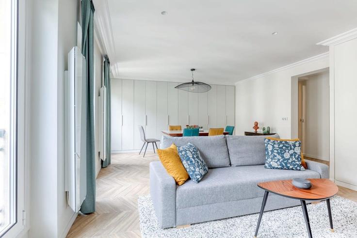 Elegant gestaltetes Wohnzimmer mit moderner Einrichtung in einer Wohnung im Building Rue de Turbigo - airbnyou - 1031645 - PAR in 3rd arrondissement, Paris Elegant gestaltetes Wohnzimmer mit moderner Einrichtung in einer Wohnung im Building Rue de Turbigo - airbnyou - 1031645 - PAR in 3rd arrondissement, Paris
