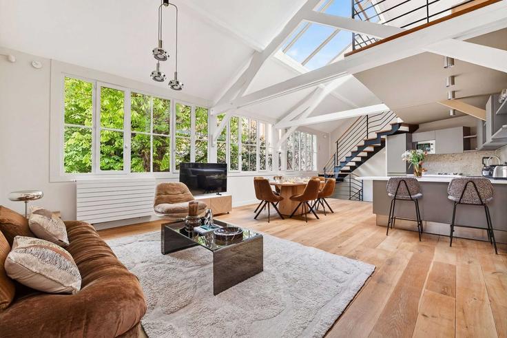 Paris 9th arrondissementのBuilding Rue de Bruxelles - airbnyou - 1507238のアパートメントにある、モダンな家具を備えたエレガントなデザインのリビングルーム Paris 9th arrondissementのBuilding Rue de Bruxelles - airbnyou - 1507238のアパートメントにある、モダンな家具を備えたエレガントなデザインのリビングルーム
