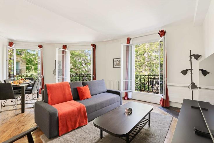 18th arrondissement, Paris에 위치한 Building Rue Caulaincourt - airbnyou - 1544125 유닛의 세련된 인테리어가 돋보이는 거실 18th arrondissement, Paris에 위치한 Building Rue Caulaincourt - airbnyou - 1544125 유닛의 세련된 인테리어가 돋보이는 거실