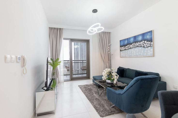 Salle de séjour élégante avec mobilier moderne dans un appartement à Building Tariaq Bedon Esm - airdxb - 1296608 - DXB à Ras Al Khor, Dubai Salle de séjour élégante avec mobilier moderne dans un appartement à Building Tariaq Bedon Esm - airdxb - 1296608 - DXB à Ras Al Khor, Dubai