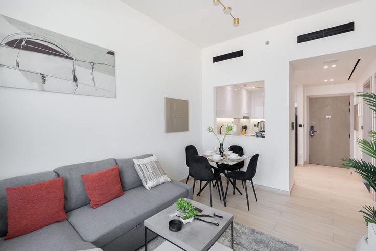 Elegant gestaltetes Wohnzimmer mit moderner Einrichtung in einer Wohnung im Building Street 3 - airdxb - 1313349 - DXB in Al Barsha South Fourth, Dubai Elegant gestaltetes Wohnzimmer mit moderner Einrichtung in einer Wohnung im Building Street 3 - airdxb - 1313349 - DXB in Al Barsha South Fourth, Dubai