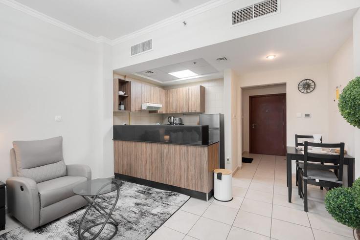 Salle de séjour élégante avec mobilier moderne dans un appartement à Building Dubai Fountain Street - airdxb - 1318696 à Downtown Dubai, Dubai Salle de séjour élégante avec mobilier moderne dans un appartement à Building Dubai Fountain Street - airdxb - 1318696 à Downtown Dubai, Dubai