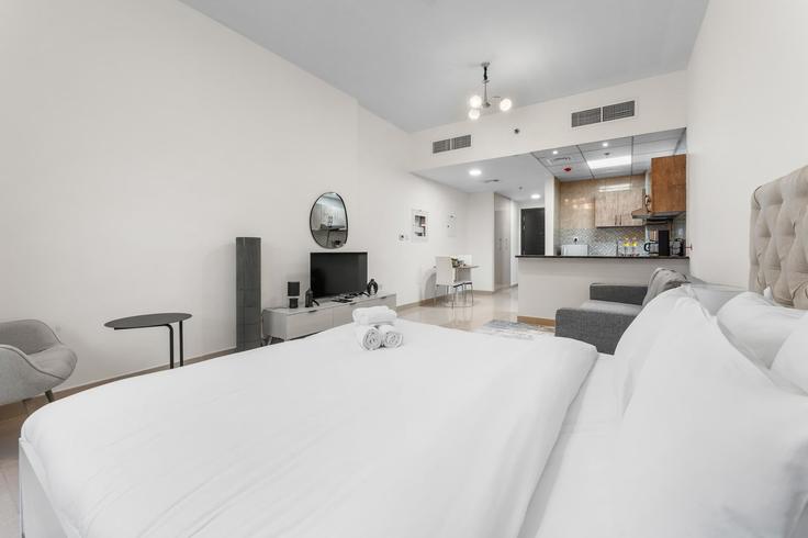 Dubai Al Barsha South Fourth의 Bijada Boulevard North (1346057P)에 위치한 스튜디오 풀퍼니시드 아파트 – 사진 1장