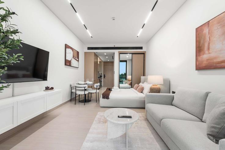 Al Barsha South Fourth, Dubai에 위치한 Building Street 7 - airdxb - 1346927 아파트의 세련된 인테리어가 돋보이는 거실