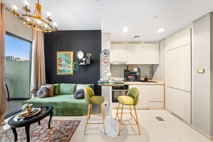 Elegante sala de estar con mobiliario moderno en un apartamento en Building Al A'amal Street - airdxb - 1366034 en Business Bay, Dubai Elegante sala de estar con mobiliario moderno en un apartamento en Building Al A'amal Street - airdxb - 1366034 en Business Bay, Dubai