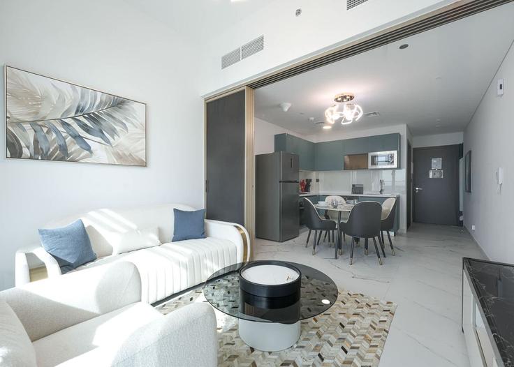 Building Tariaq Bedon Esm - airdxb - 1370174 adresindeki bir dairede modern mobilyalarla zarif bir şekilde tasarlanmış oturma odası Al Barsha, Dubai Building Tariaq Bedon Esm - airdxb - 1370174 adresindeki bir dairede modern mobilyalarla zarif bir şekilde tasarlanmış oturma odası Al Barsha, Dubai