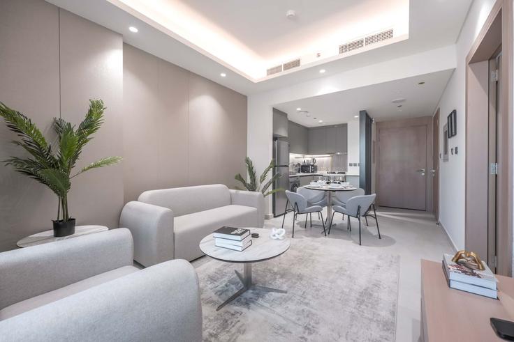 Salle de séjour élégante avec mobilier moderne dans un appartement à Building Orchid St - airdxb - 1387171 à Al Barsha South Fifth, Dubai Salle de séjour élégante avec mobilier moderne dans un appartement à Building Orchid St - airdxb - 1387171 à Al Barsha South Fifth, Dubai