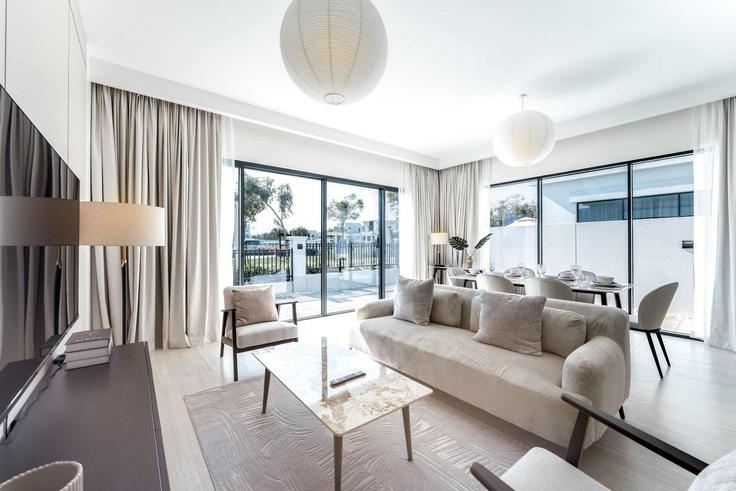 Salle de séjour élégante avec mobilier moderne dans un appartement à Building Tariaq Bedon Esm - airdxb - 1490035 à Al Hebiah Fifth, Dubai
