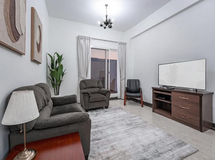 Salle de séjour élégante avec mobilier moderne dans un appartement à Building Kahraba South East - airdxb - 1355594 à Al Barsha South Fourth, Dubai Salle de séjour élégante avec mobilier moderne dans un appartement à Building Kahraba South East - airdxb - 1355594 à Al Barsha South Fourth, Dubai