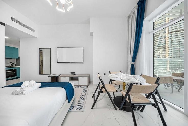 Salle de séjour élégante avec mobilier moderne dans un appartement à Building Tariaq Bedon Esm - airdxb - 1406955 à Al Barsha South Second, Dubai Salle de séjour élégante avec mobilier moderne dans un appartement à Building Tariaq Bedon Esm - airdxb - 1406955 à Al Barsha South Second, Dubai