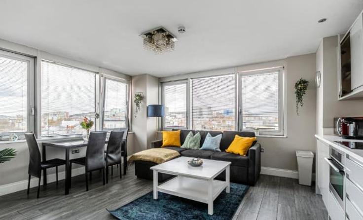 Elegant gestaltetes Wohnzimmer mit moderner Einrichtung in einer Wohnung im Building Ship Street - airhost-agency - 1351191 in Brighton, Brighton