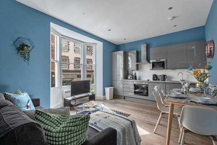 Building Little East Street - airhost-agency - 1351196 adresindeki bir dairede modern mobilyalarla zarif bir şekilde tasarlanmış oturma odası Brighton, Brighton Building Little East Street - airhost-agency - 1351196 adresindeki bir dairede modern mobilyalarla zarif bir şekilde tasarlanmış oturma odası Brighton, Brighton