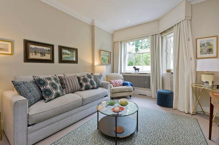 Royal Borough of Kensington and Chelsea, London에 위치한 Building Holland Park - airpeaceofmind - 1310917 - LON 아파트의 세련된 인테리어가 돋보이는 거실