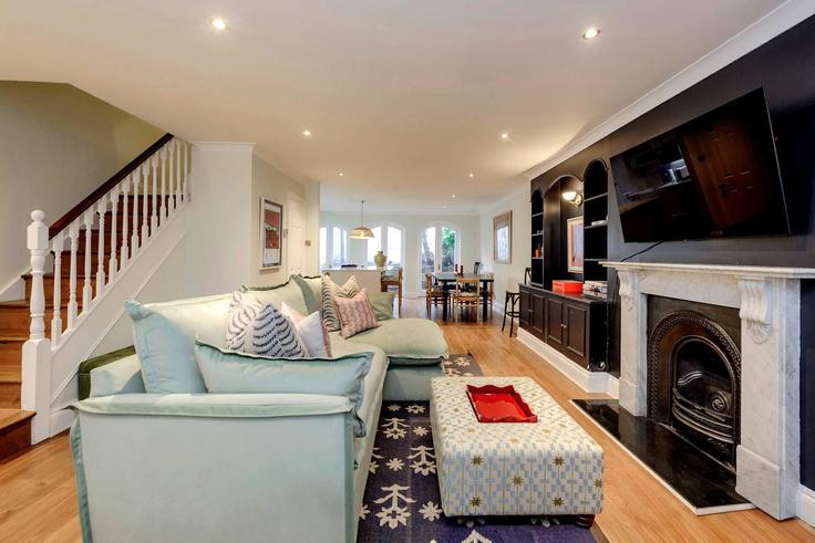 Salle de séjour élégante avec mobilier moderne dans un appartement à Building Gerrard Road - airpeaceofmind - 1391799 à London Borough of Islington, London Salle de séjour élégante avec mobilier moderne dans un appartement à Building Gerrard Road - airpeaceofmind - 1391799 à London Borough of Islington, London