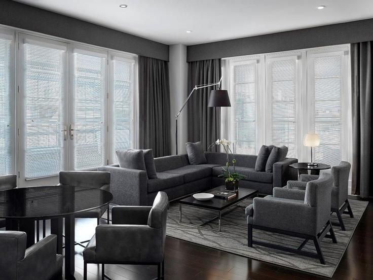 Salle de séjour élégante avec mobilier moderne dans un appartement à Building 17th Street Northwest - aka-white-house - 1373177 à Washington, Washington