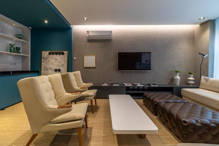 Salle de séjour élégante avec mobilier moderne dans un appartement à Building Rua Caio Prado - akile-homes - 1459303 à Consolação, São Paulo