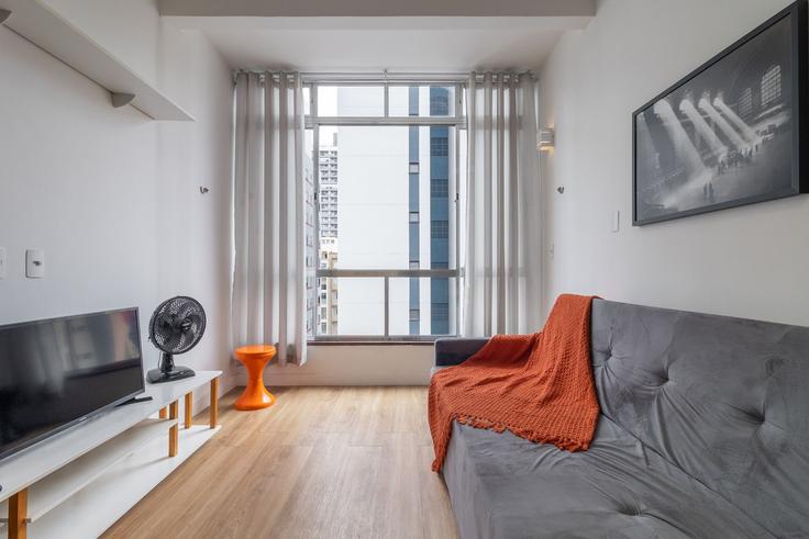 São Paulo Vila BuarqueのBuilding Rua Marquês de Itu - akile-homes - 1459336のアパートメントにある、モダンな家具を備えたエレガントなデザインのリビングルーム