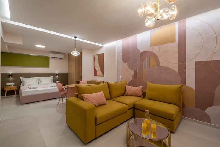 Elegant gestaltetes Wohnzimmer mit moderner Einrichtung in einer Wohnung im Building Mpotasi - albaresidences - 1055216 - ATH in Piraeus, Athens