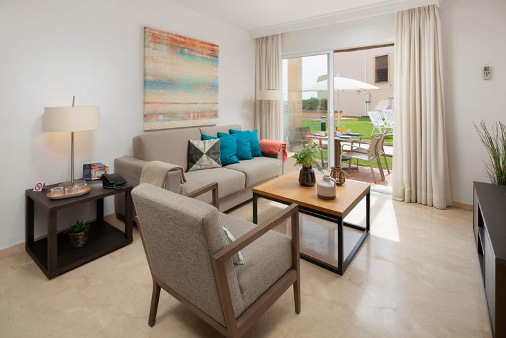 Sala de estar elegantemente projetada com móveis modernos em um apartamento no Building Urbanización Marina del Sol - alfrescostays - 1329329 em Las Lagunas de Mijas, Las Lagunas de Mijas Sala de estar elegantemente projetada com móveis modernos em um apartamento no Building Urbanización Marina del Sol - alfrescostays - 1329329 em Las Lagunas de Mijas, Las Lagunas de Mijas