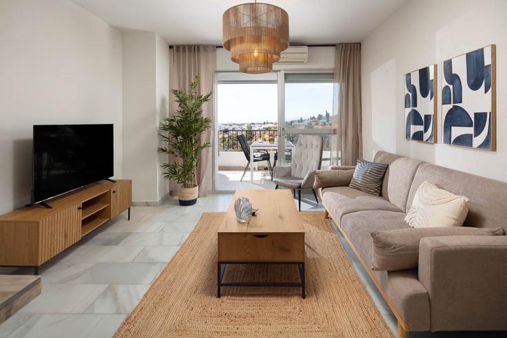Mijas, Mijas에 위치한 Building Calle Orion - alfrescostays - 1329416 아파트의 세련된 인테리어가 돋보이는 거실 Mijas, Mijas에 위치한 Building Calle Orion - alfrescostays - 1329416 아파트의 세련된 인테리어가 돋보이는 거실
