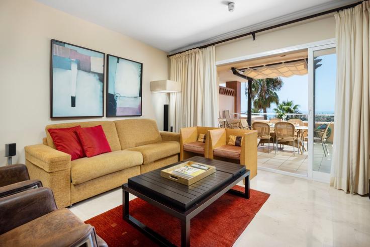 Elegant gestaltetes Wohnzimmer mit moderner Einrichtung in einer Wohnung im Building Calle Los Angeles - alfrescostays - 1329402 in Las Lagunas de Mijas, Las Lagunas de Mijas Elegant gestaltetes Wohnzimmer mit moderner Einrichtung in einer Wohnung im Building Calle Los Angeles - alfrescostays - 1329402 in Las Lagunas de Mijas, Las Lagunas de Mijas