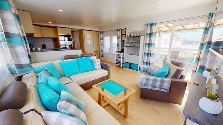 Brem-sur-Mer, Brem-sur-Mer에 위치한 Building Rue du Calvaire - allo-vende-vacances - 1467020 유닛의 세련된 인테리어가 돋보이는 거실