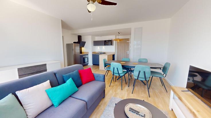 Salle de séjour élégante avec mobilier moderne dans un appartement à Building Rue des Bigorneaux - allo-vende-vacances - 1437790 à Givrand, Givrand