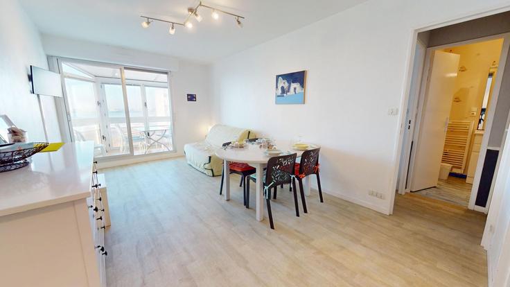 Elegante sala de estar con mobiliario moderno en un apartamento en Building Rue des Mottees - allo-vende-vacances - 1467032 en Saint-Gilles-Croix-de-Vie, Saint-Gilles-Croix-de-Vie Elegante sala de estar con mobiliario moderno en un apartamento en Building Rue des Mottees - allo-vende-vacances - 1467032 en Saint-Gilles-Croix-de-Vie, Saint-Gilles-Croix-de-Vie